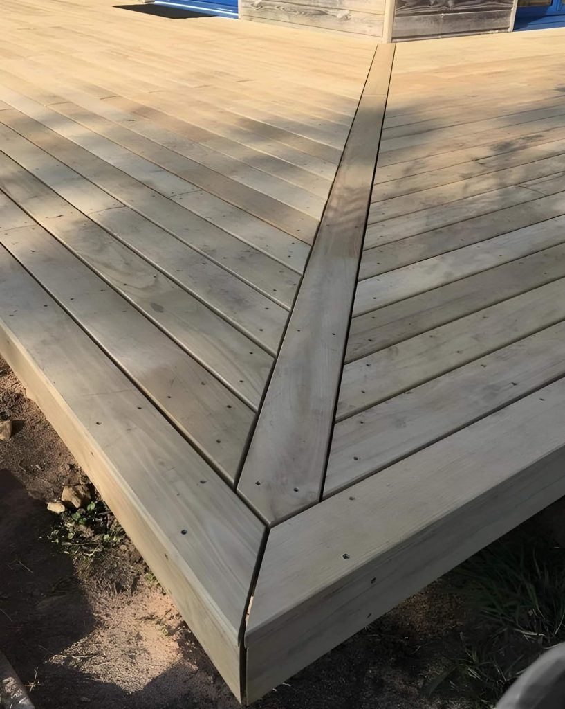 terrasse en bois et coupe a 45